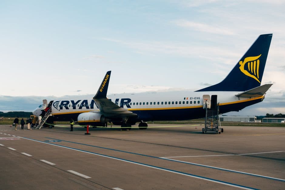 Ryanair suma 489 caídas en su escalerilla y España pide a Boeing rediseñarla