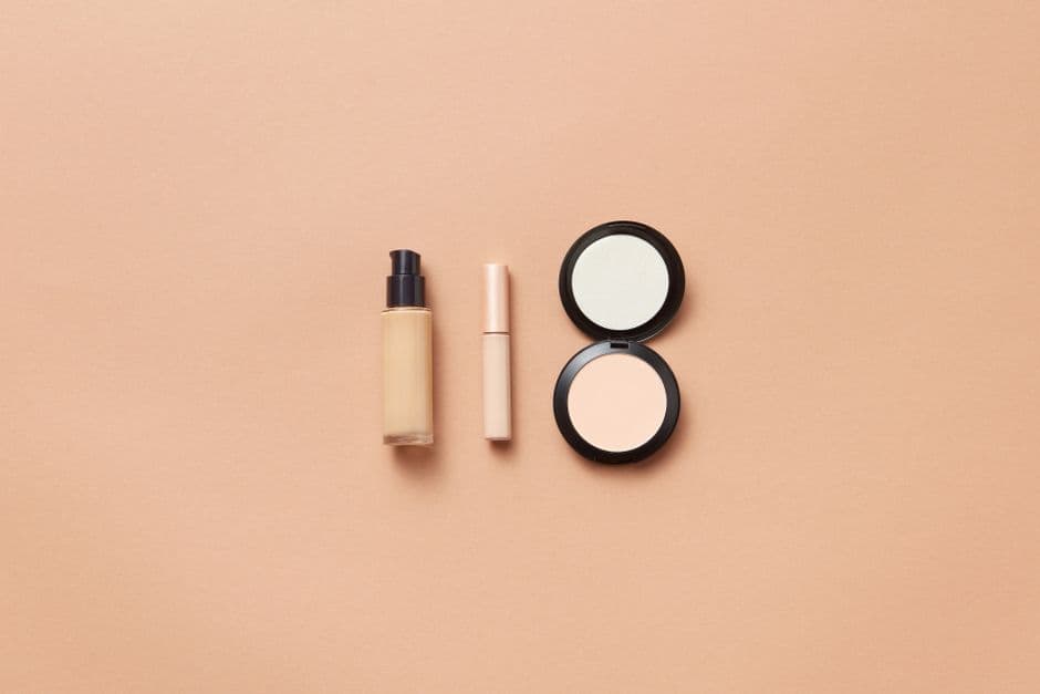 Fenty Beauty lanza su nueva base Pro Filt'r Fluid Flex con 50 tonos y cobertura media